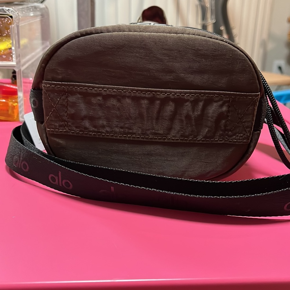 Alo Utility Cross Body Bucket Bag in Espresso + Black - Picture 10 of 13